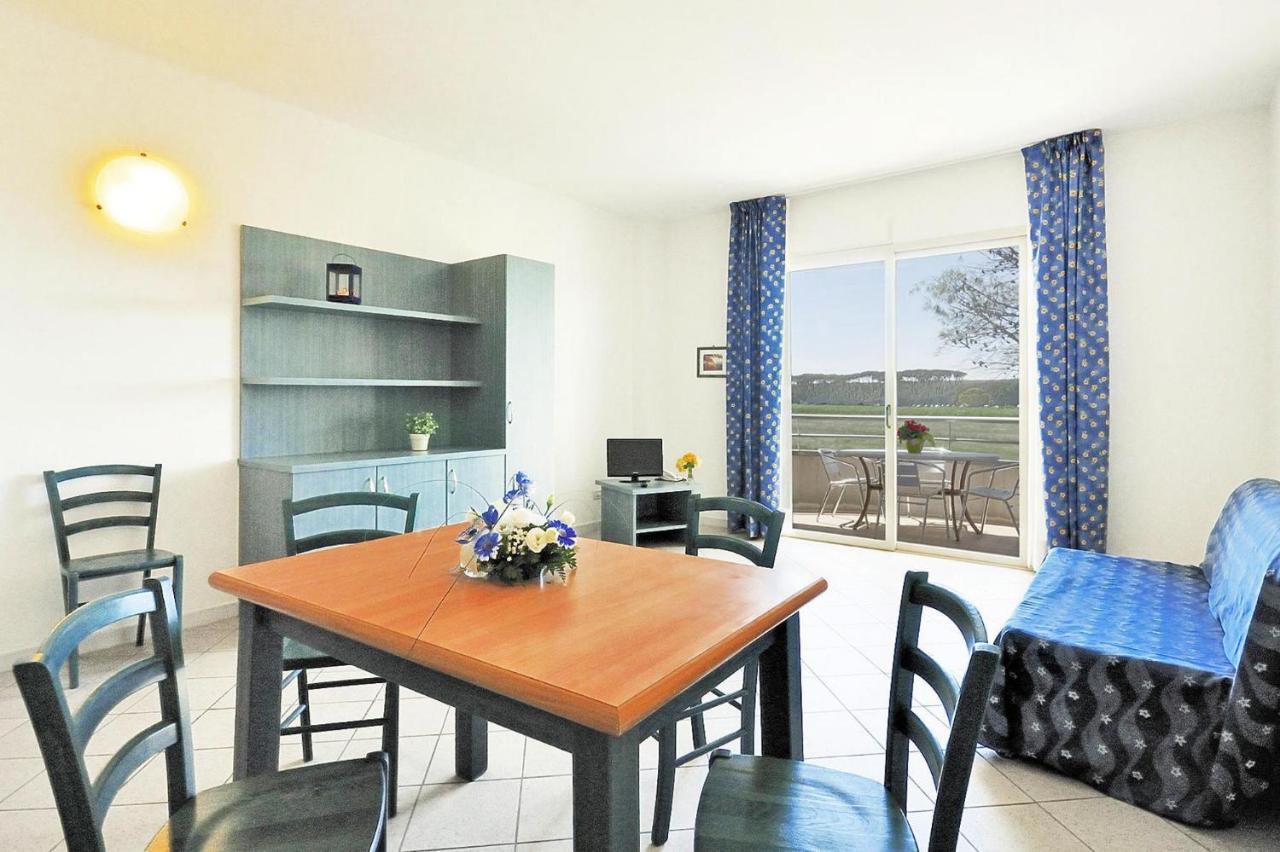 Apartment In Cecina Mare With Outdoor Pool Marina di Cecina Kültér fotó