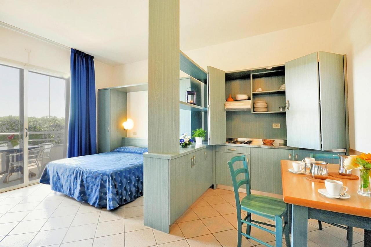 Apartment In Cecina Mare With Outdoor Pool Marina di Cecina Kültér fotó