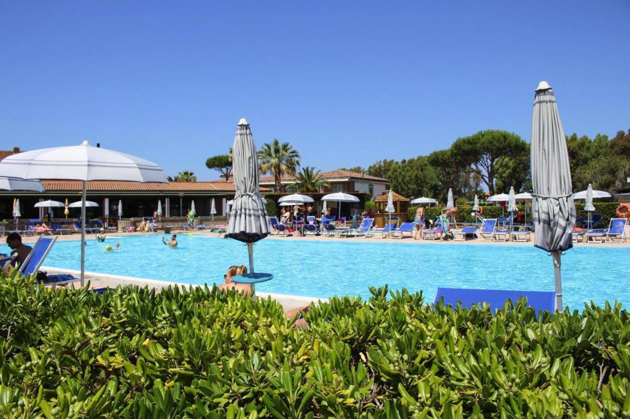 Apartment In Cecina Mare With Outdoor Pool Marina di Cecina Kültér fotó
