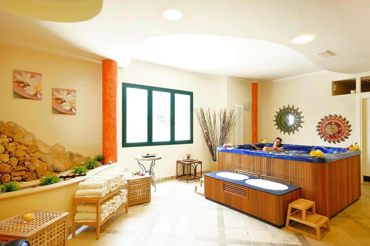 Apartment In Cecina Mare With Outdoor Pool Marina di Cecina Kültér fotó